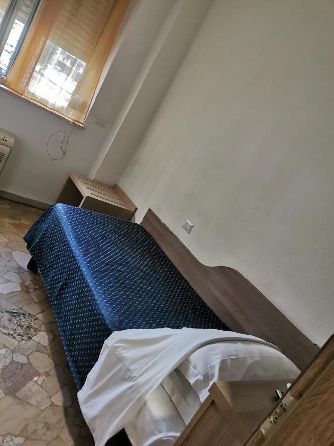 Hotel Bissi Milan Room photo