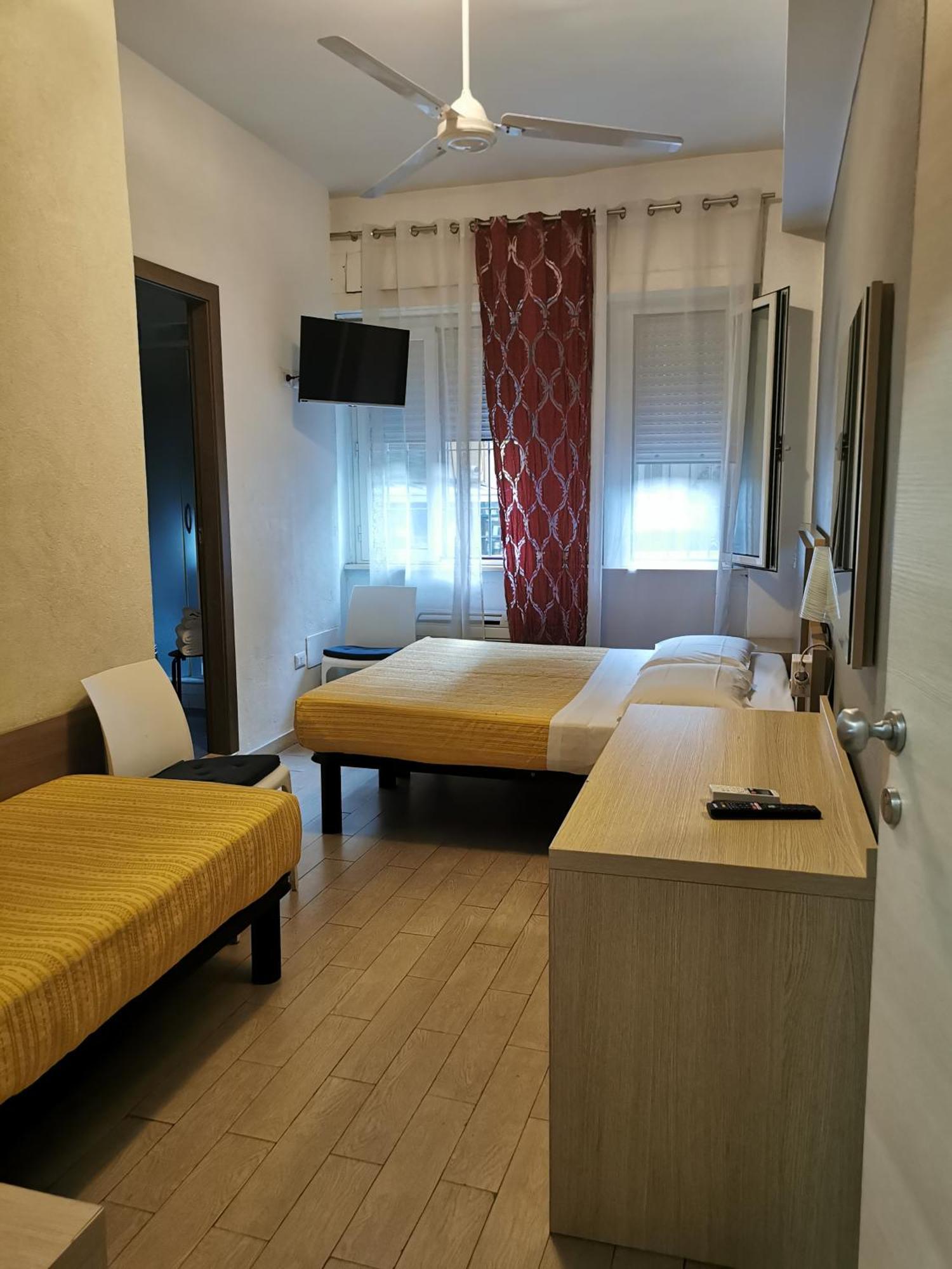 Hotel Bissi Milan Room photo